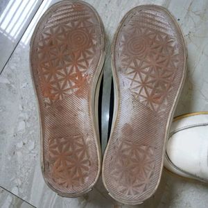 2 Shoes Nd Socks