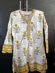 Sabhyata Floral Kurta