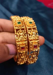 Ornate Gold-toned Bangle Set