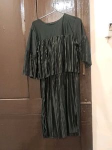 Elegant Pleated Midi Dress