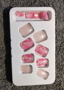 Press-On Nail Set