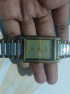 Vintage Gold-Tone Quartz Watch