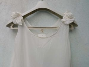 New With Tag Shoulder Flower White Korean Top