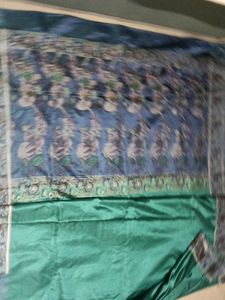 Graceful dual tone saree