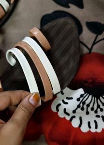White And coffee brown Colour Flat footwear