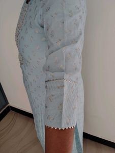Avaasa Kurti