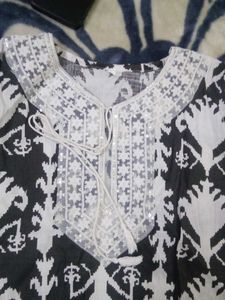Black &amp; White Patterned Kurta