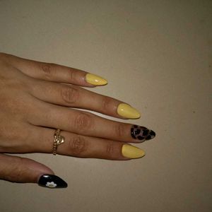 Handmade Customized Nail Art