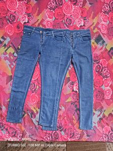 SKINNY FIT JEANS