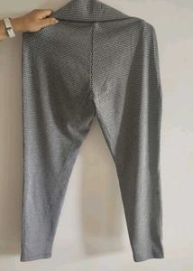 MARKS AND SPENCERS FORMAL LEGGINGS