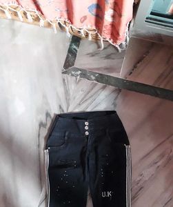 Black Mid Waist Jeans,with 3 Buttons