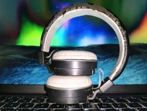 Fully Functioning Bluetooth Headset 🎧