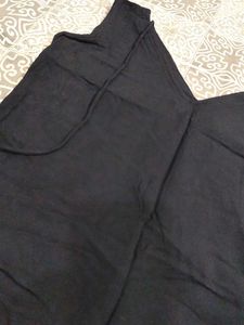 Black V-Neck Sleeveless Dress