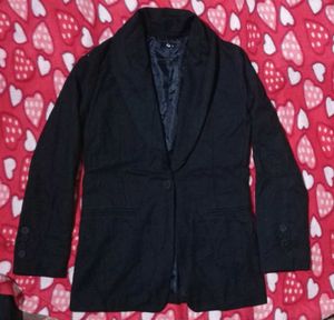 Woman's Solid Black Casual Blazer