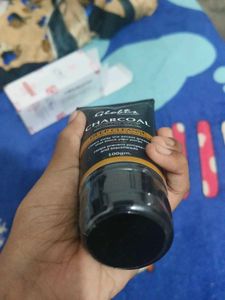 Globus Naturals Charcoal Peel-Off Mask