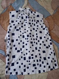 Square Pattern White Top