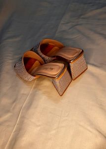 Beautiful Trendy Triangle Heels With Unique Shine