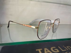 Iconic Eye Metal Glasses