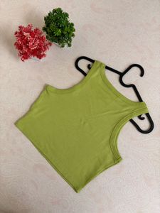 🌿 Urbanic Green Ribbed Crop Top - Size Medium 🌿