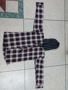 Warm T-shirt with Cap