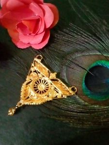 Gold Finish Pendant locket,city primium