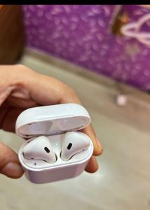 Original Airpods (1st gen)