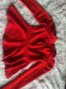 stunning  turtle neck red top