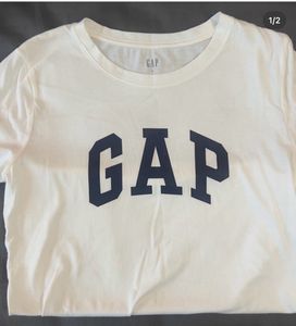 Gap Tshirt