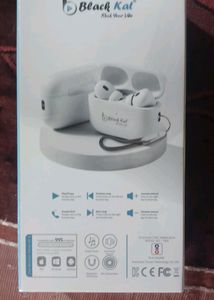 Black Kat Earbuds