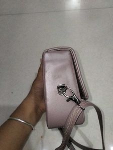 Stylish And minimal Shoulder/Hand Bag