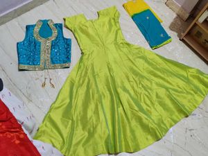 Parrot Green Fancy 3 Pieces Gown Attached Kenken