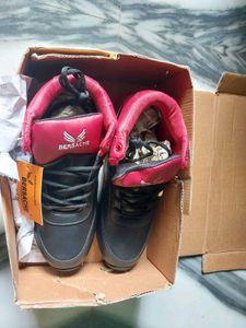 NEW WITH TAG BERSACHE PREMIUK SPORTS SHOES