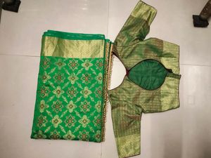 Lovely Saree 🤩 With 2 Blouse