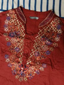 Styves Women Red Sequin Embroidery Cotton Kurta