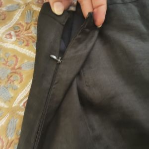 Elegant Black skirt linen- zip not working