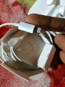 IPHONE ORIGINAL EARPHONES