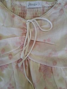 Floral Puff Sleeve Top with beautiful crop size