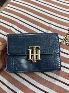 Tommy Hilfiger Original Women Sling/ Purse