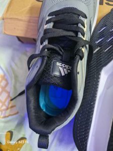 Adidas Sneakers
