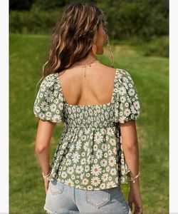 Daisy Print Puff Sleeve Top