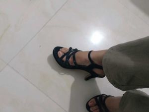 A Black Velvet High Heels