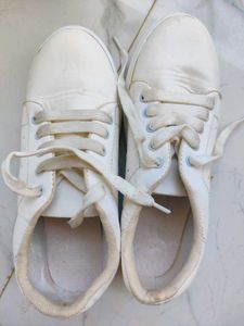 WHITE SNEAKERS