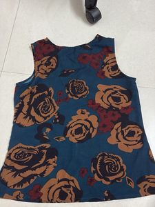 Floral Print Sleeveless Top