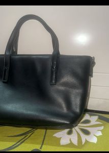 CAPRESE Stylish Handbag