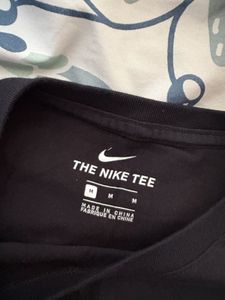 Nike Graphic Tee