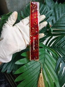 Costumise Name Bookmark