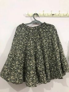 Black printed skirt available 🖤