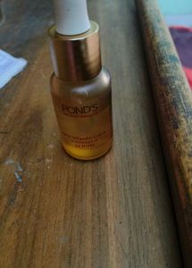 POND&#39;S BRIGHT Beauty 12% Vitamin C+E+A