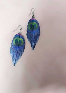 Peacock Print Hanging Earing On Metal