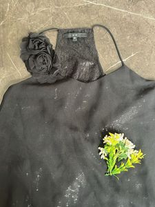 109 F Strapped Top